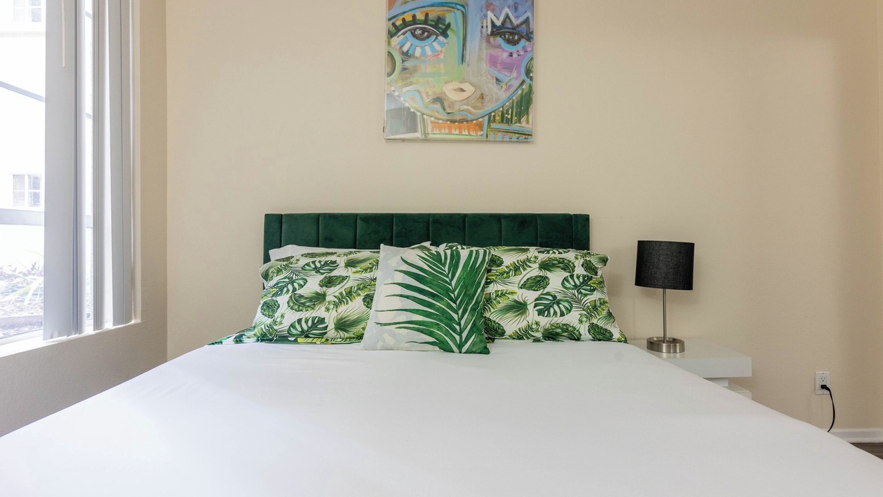 Photo of Bedroom in Miracle Mile