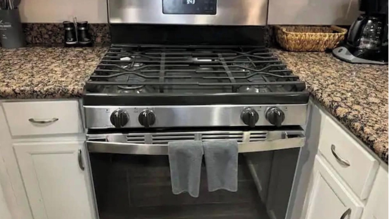 Photo of Kitchen in Miracle Mile