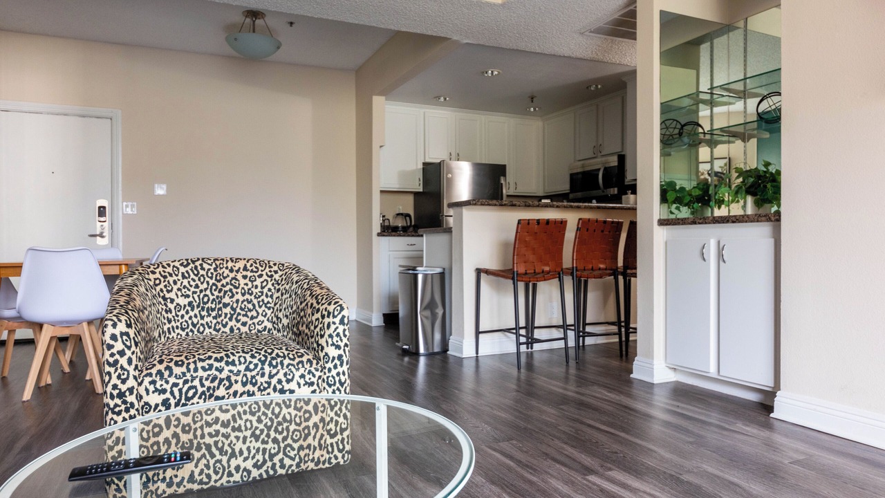 Photo of Livingroom in Miracle Mile