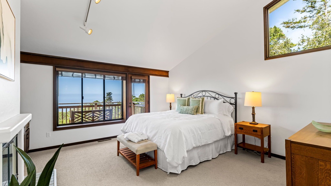 Photo of Livingroom in Carmel Highlands