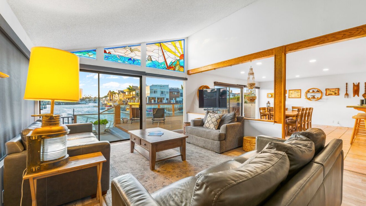 Photo of Livingroom in Channel Islands