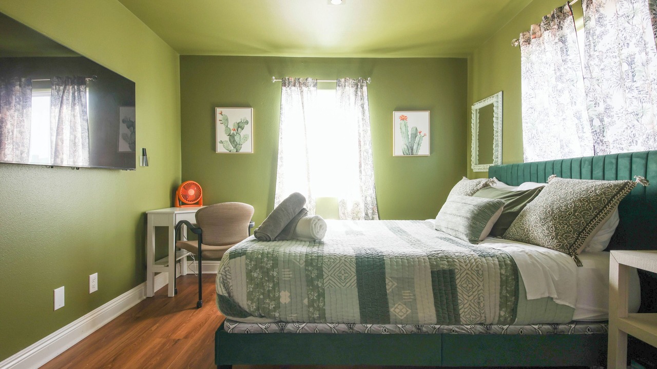 Photo of Bedroom in Los Angeles