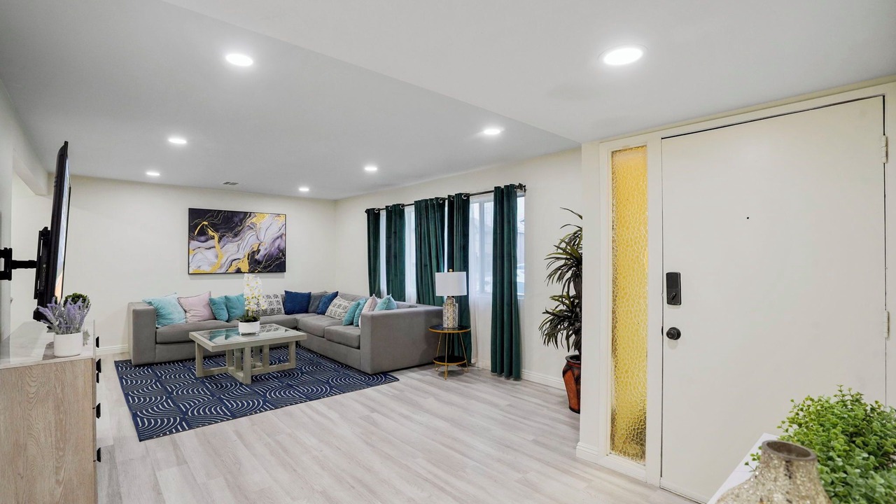 Photo of Livingroom in Cypress