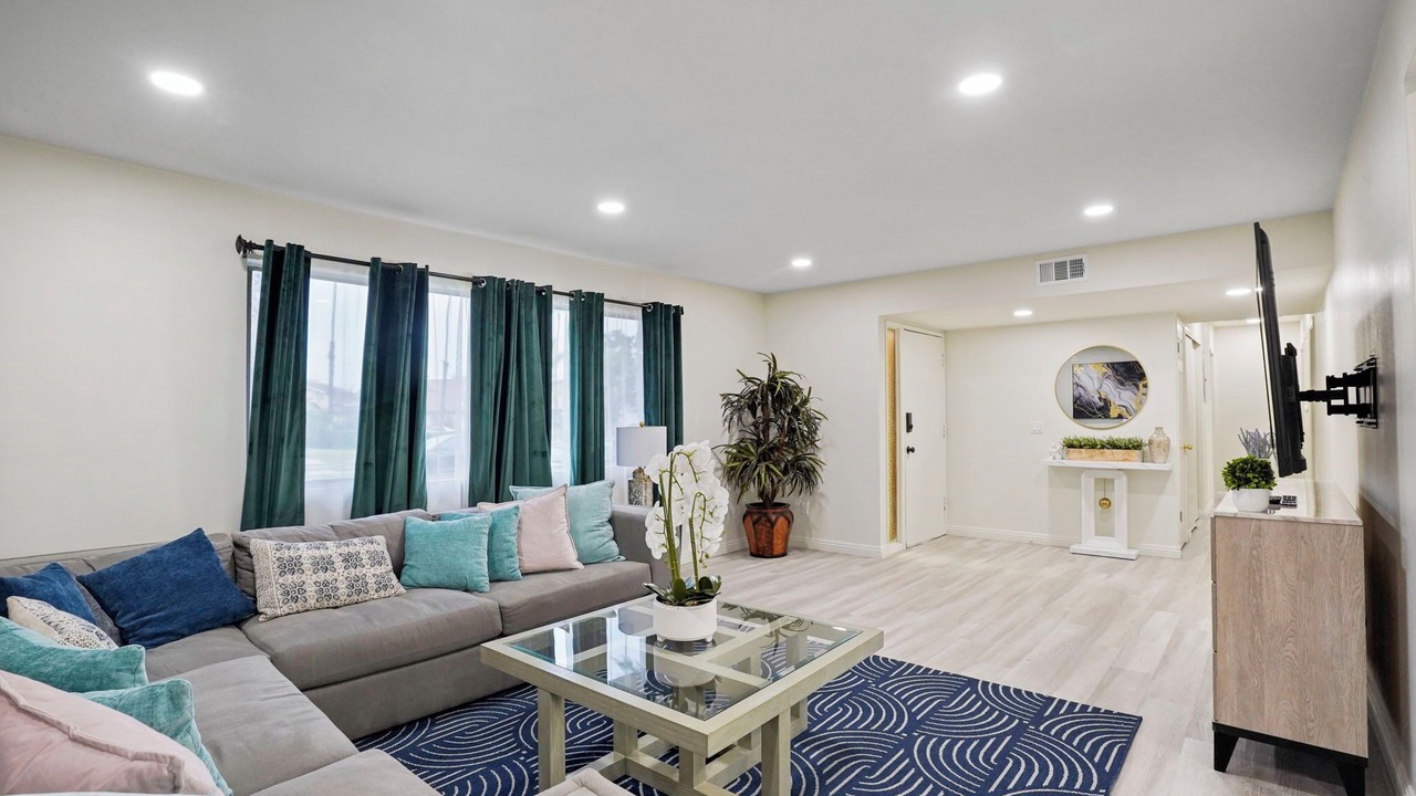 Photo of Livingroom in Cypress