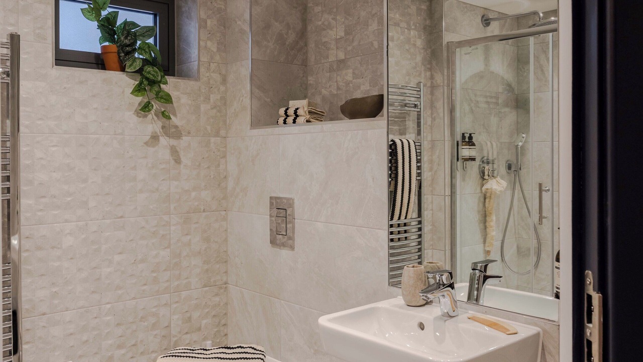 Photo of Bathroom in Bristol Floating Harbour