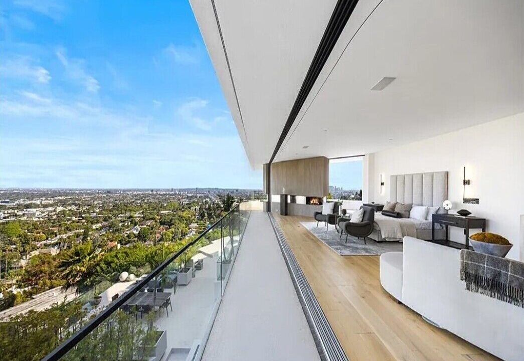 Photo of Patio Balcony in Hollywood Hills West