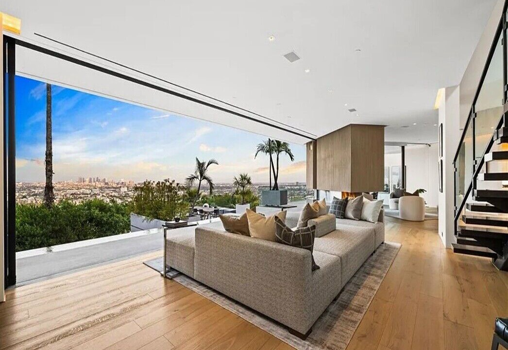 Photo of Others in Hollywood Hills West