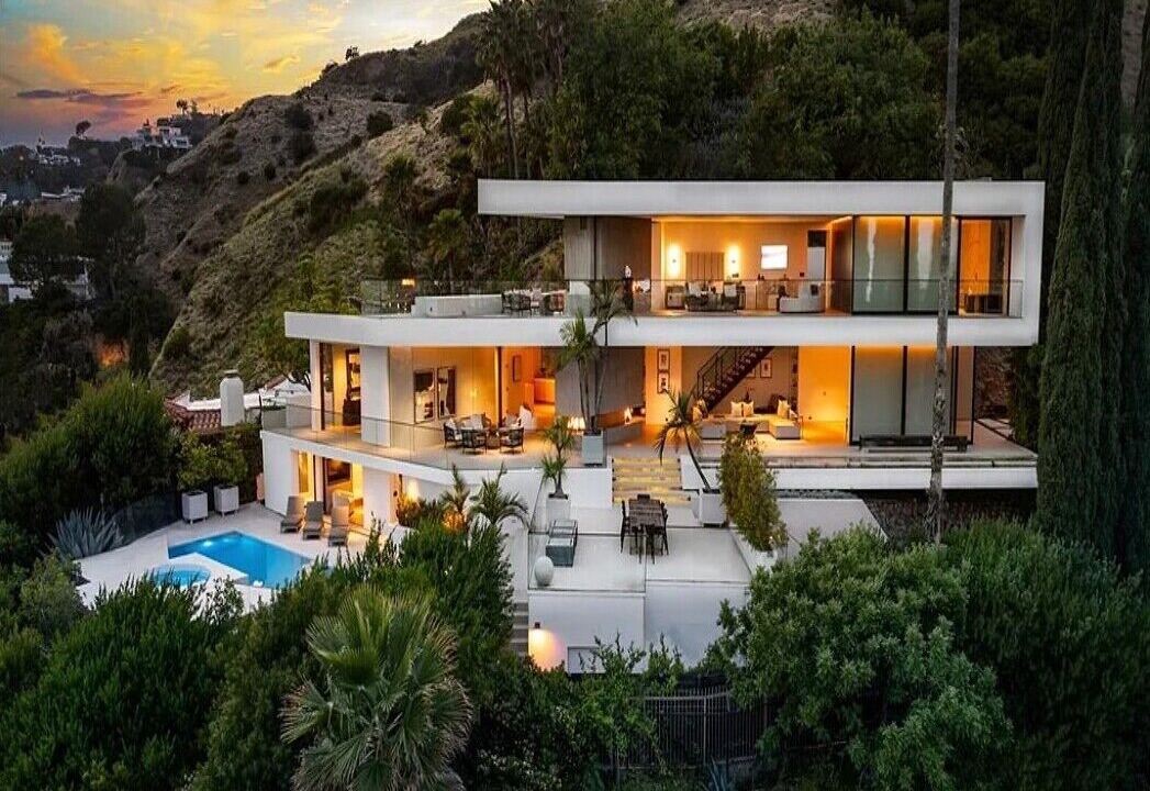 Photo of Outdoor in Hollywood Hills West