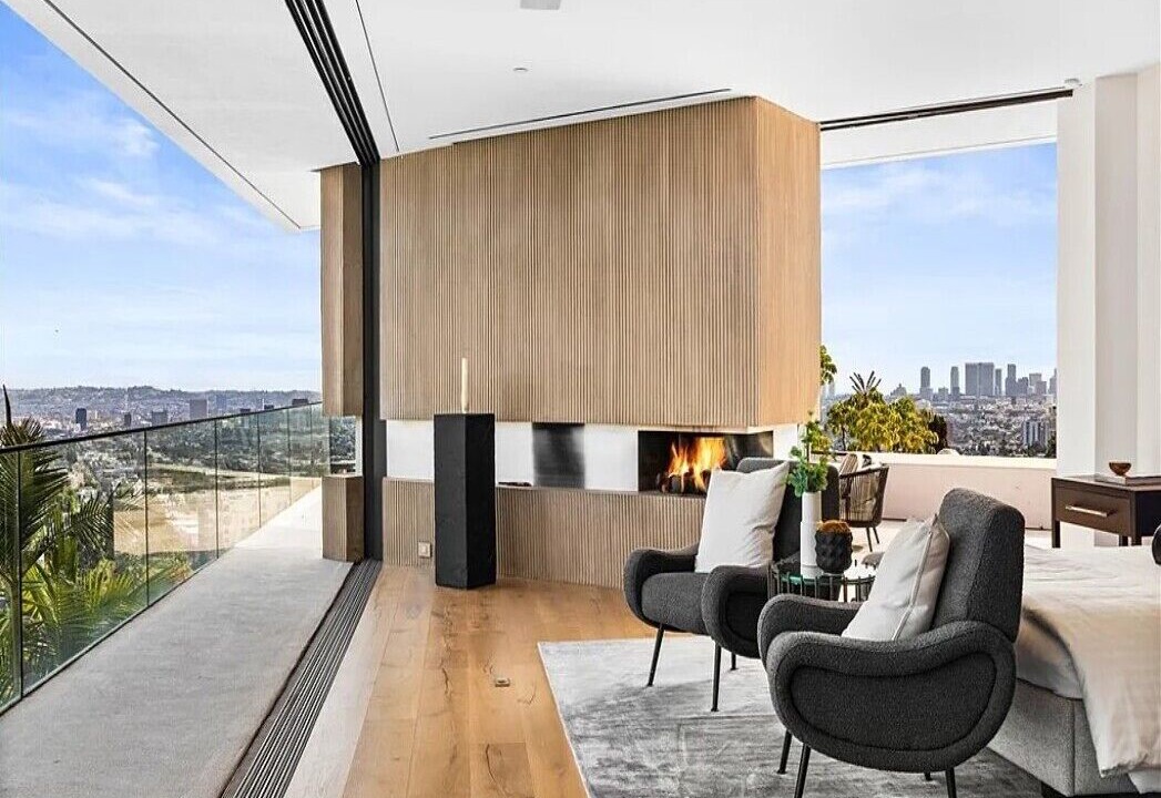 Photo of Others in Hollywood Hills West
