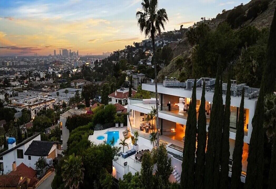 Photo of Outdoor in Hollywood Hills West