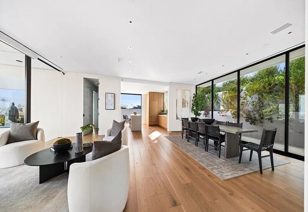 Photo of Others in Hollywood Hills West
