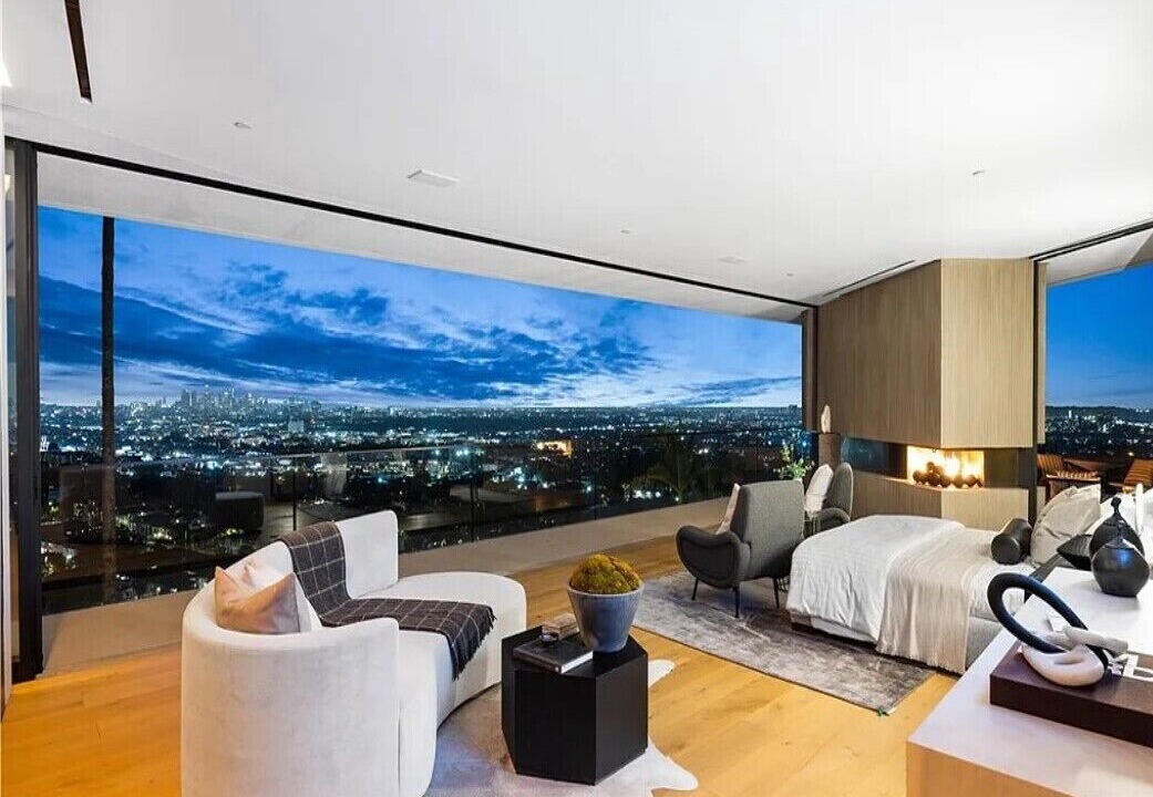 Photo of Others in Hollywood Hills West