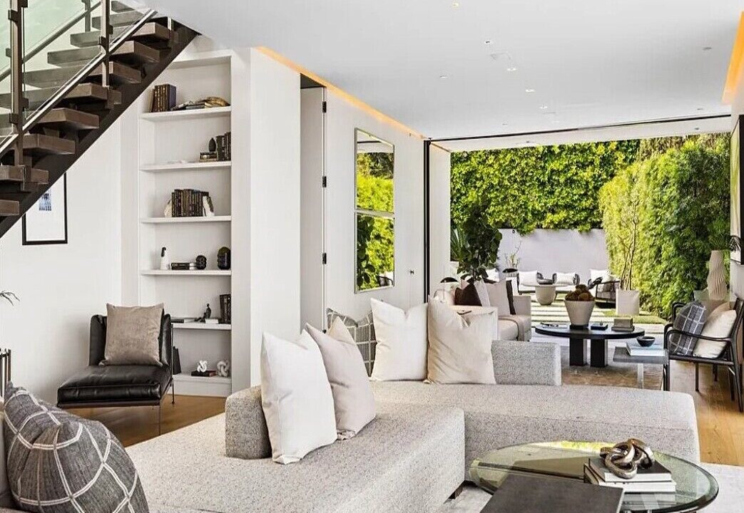 Photo of Others in Hollywood Hills West
