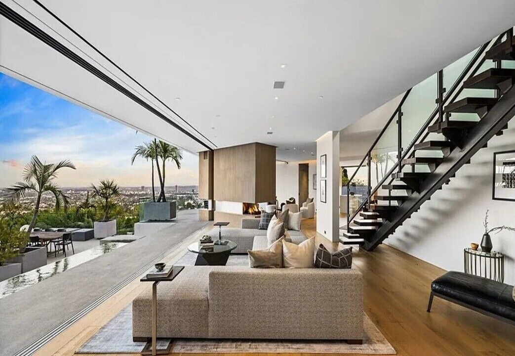 Photo of Others in Hollywood Hills West