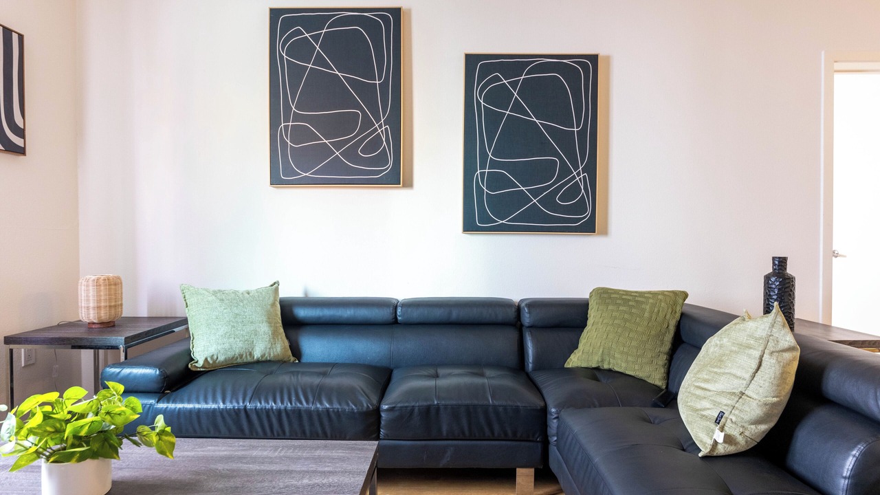 Photo of Livingroom in Downtown