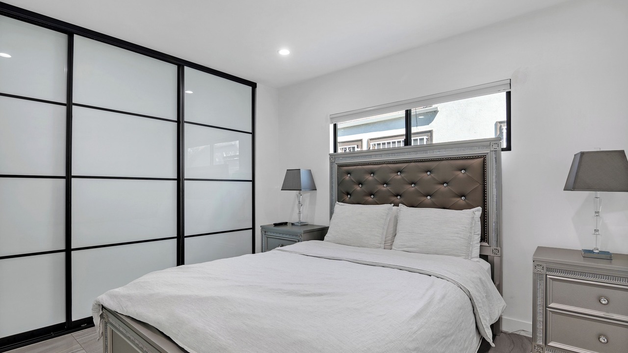Photo of Bedroom in Greater Wilshire - Hancock Park