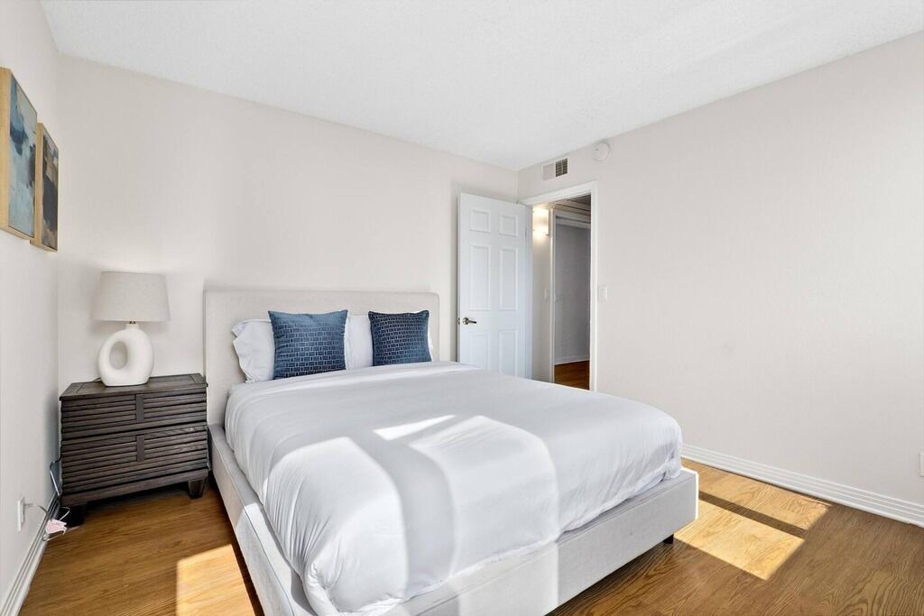 Photo of Bedroom in Marina Peninsula
