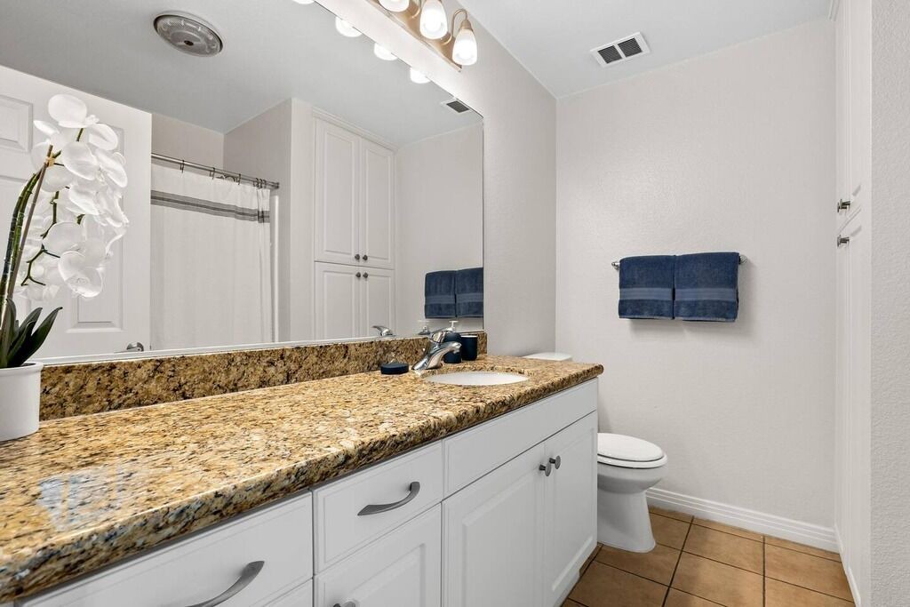 Photo of Bathroom in Marina Peninsula