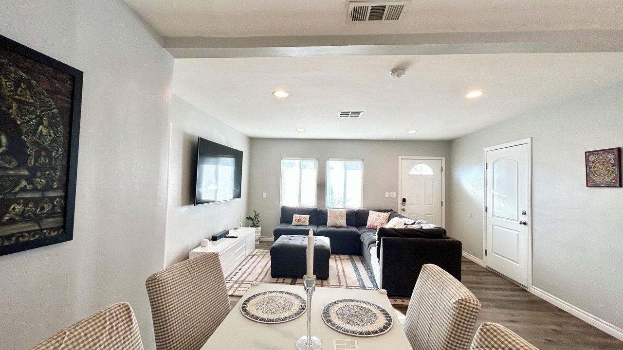 Photo of Livingroom in Duarte
