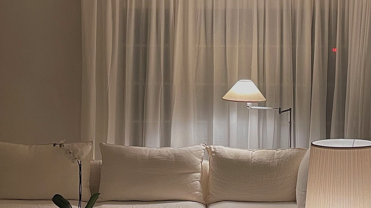 Photo of Livingroom in Miracle Mile