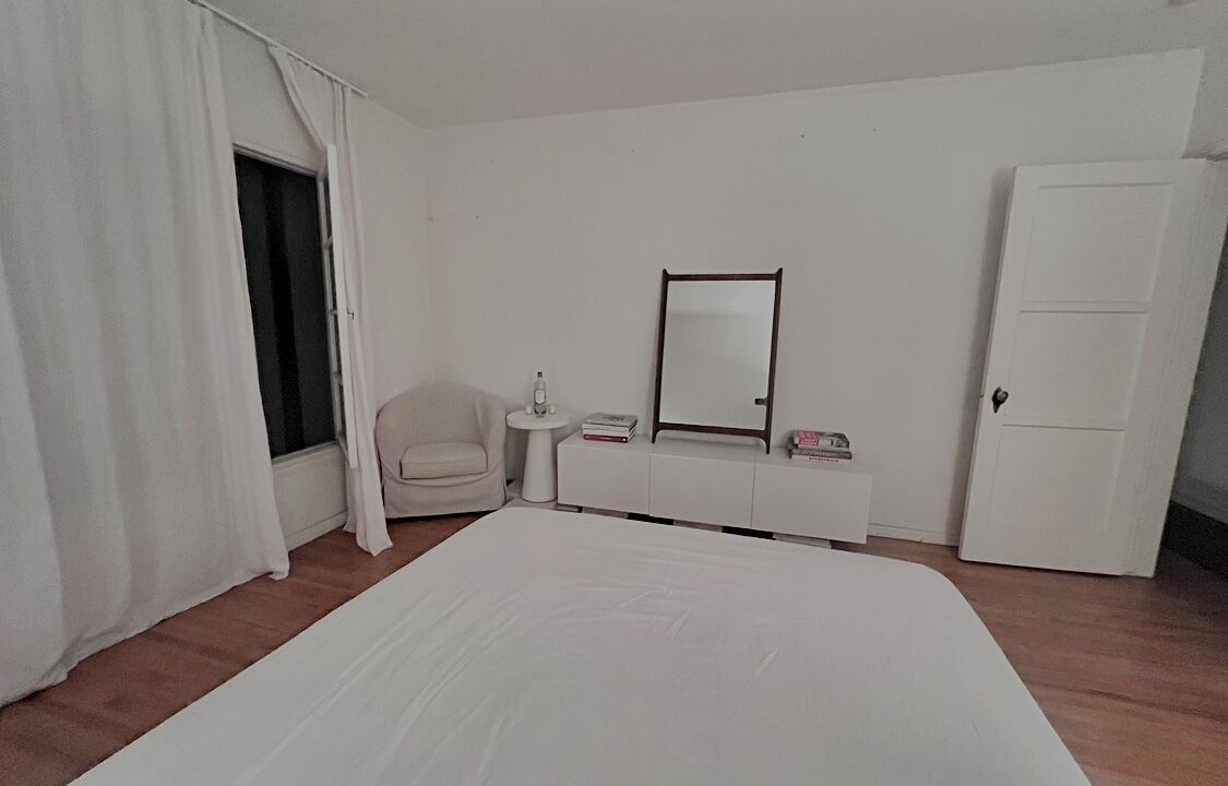 Photo of Bedroom in Miracle Mile