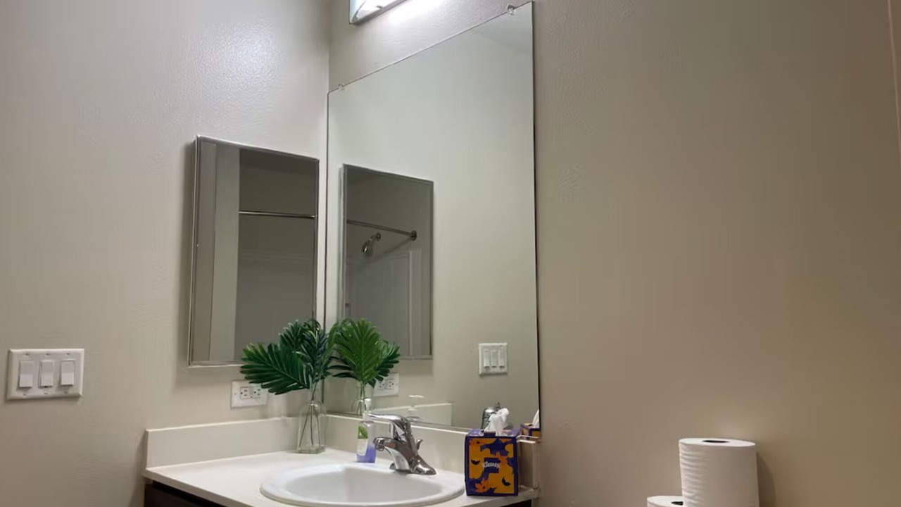 Photo of Bathroom in Miracle Mile