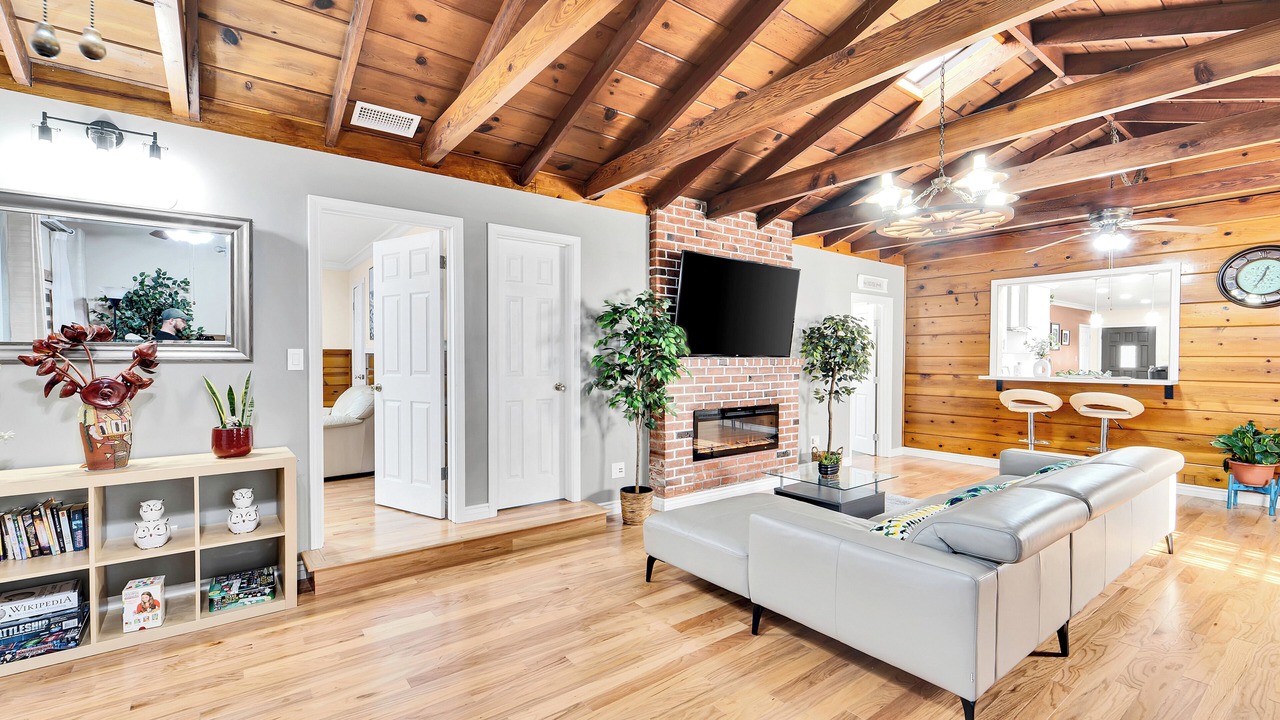 Photo of Livingroom in Madrona