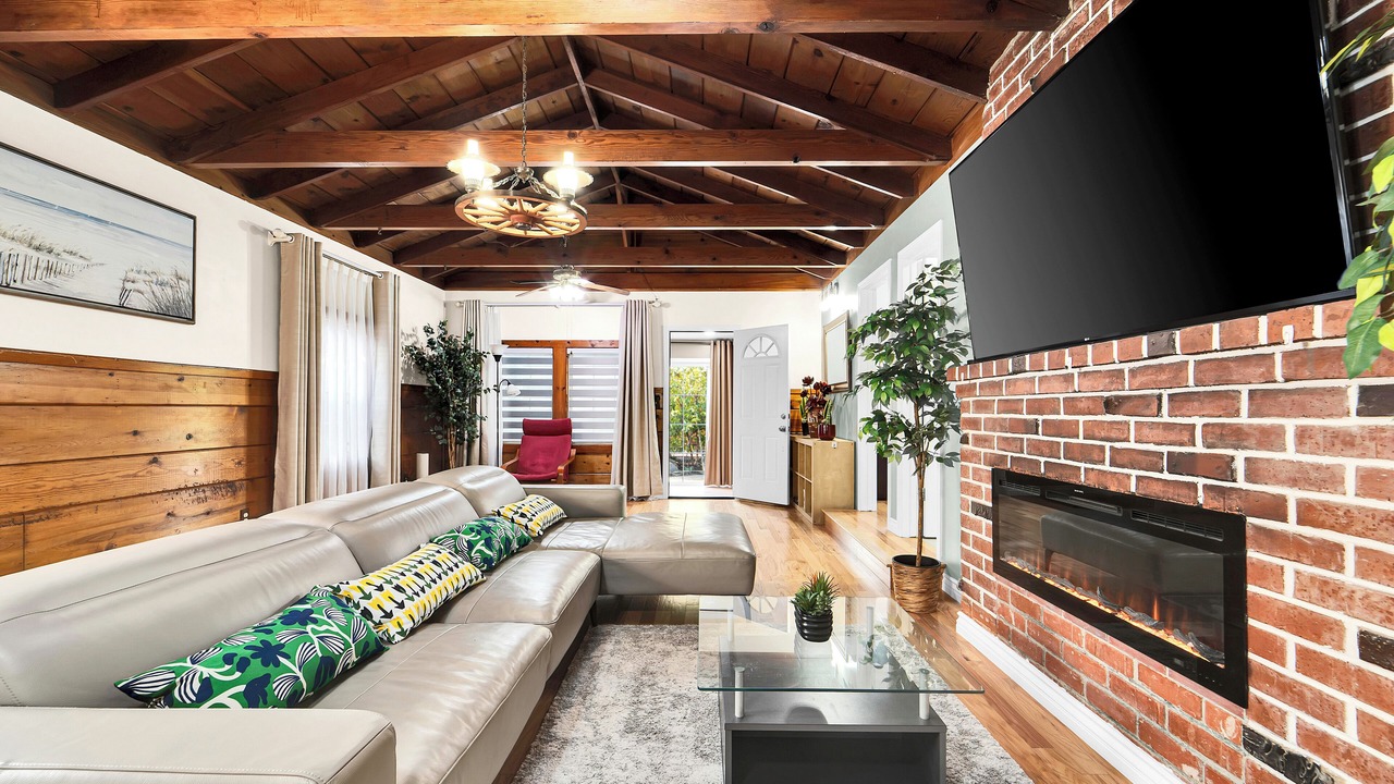 Photo of Livingroom in Madrona
