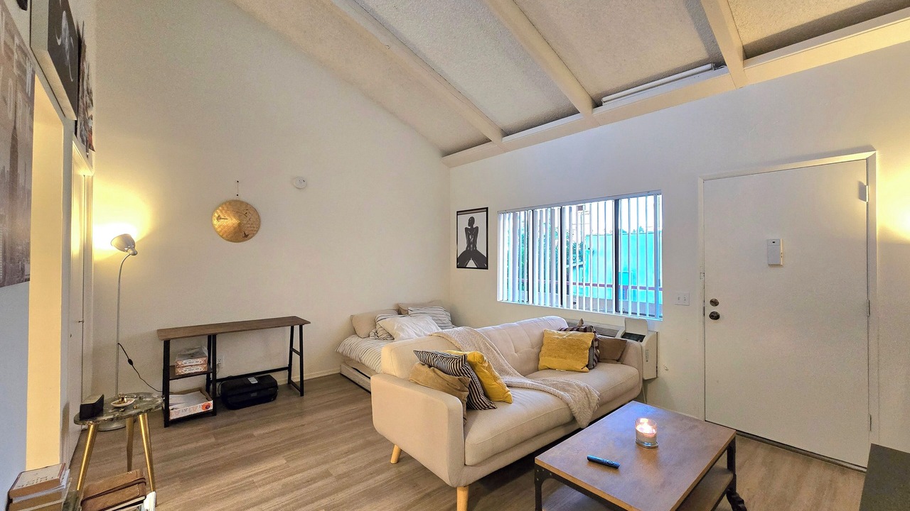Photo of Livingroom in NoHo Arts District