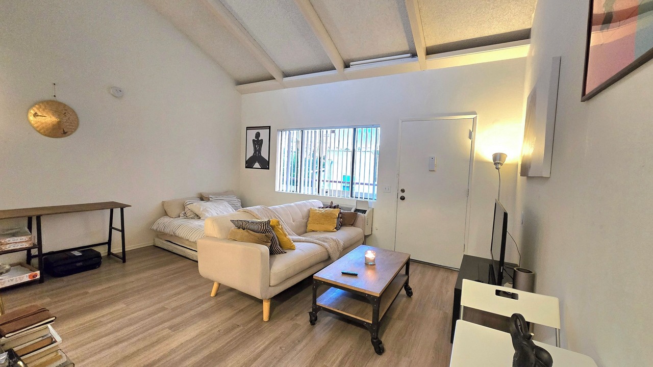 Photo of Livingroom in NoHo Arts District