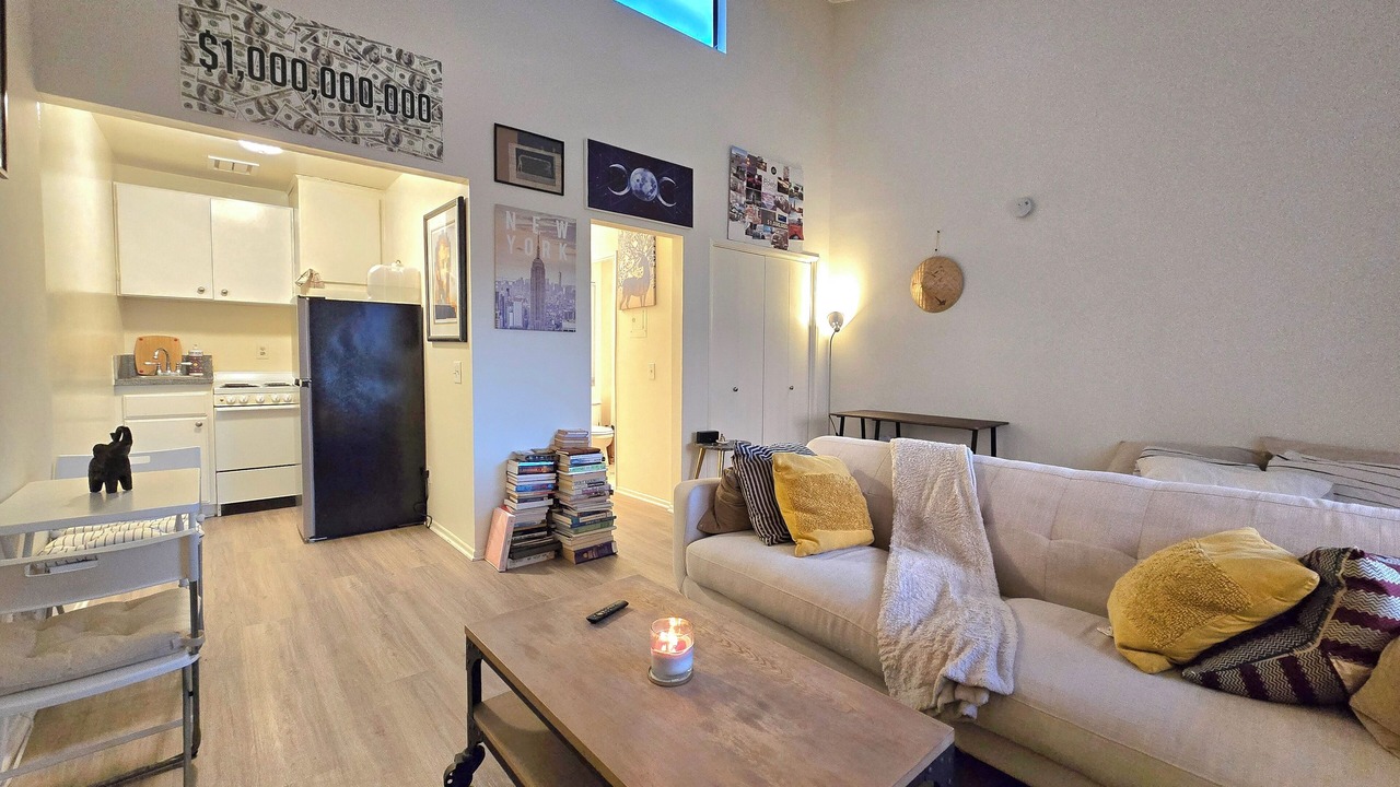 Photo of Livingroom in NoHo Arts District