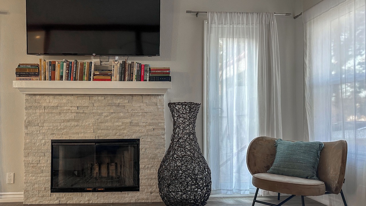 Photo of Livingroom in West Los Angeles