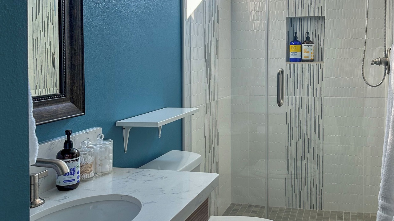 Photo of Bathroom in West Los Angeles