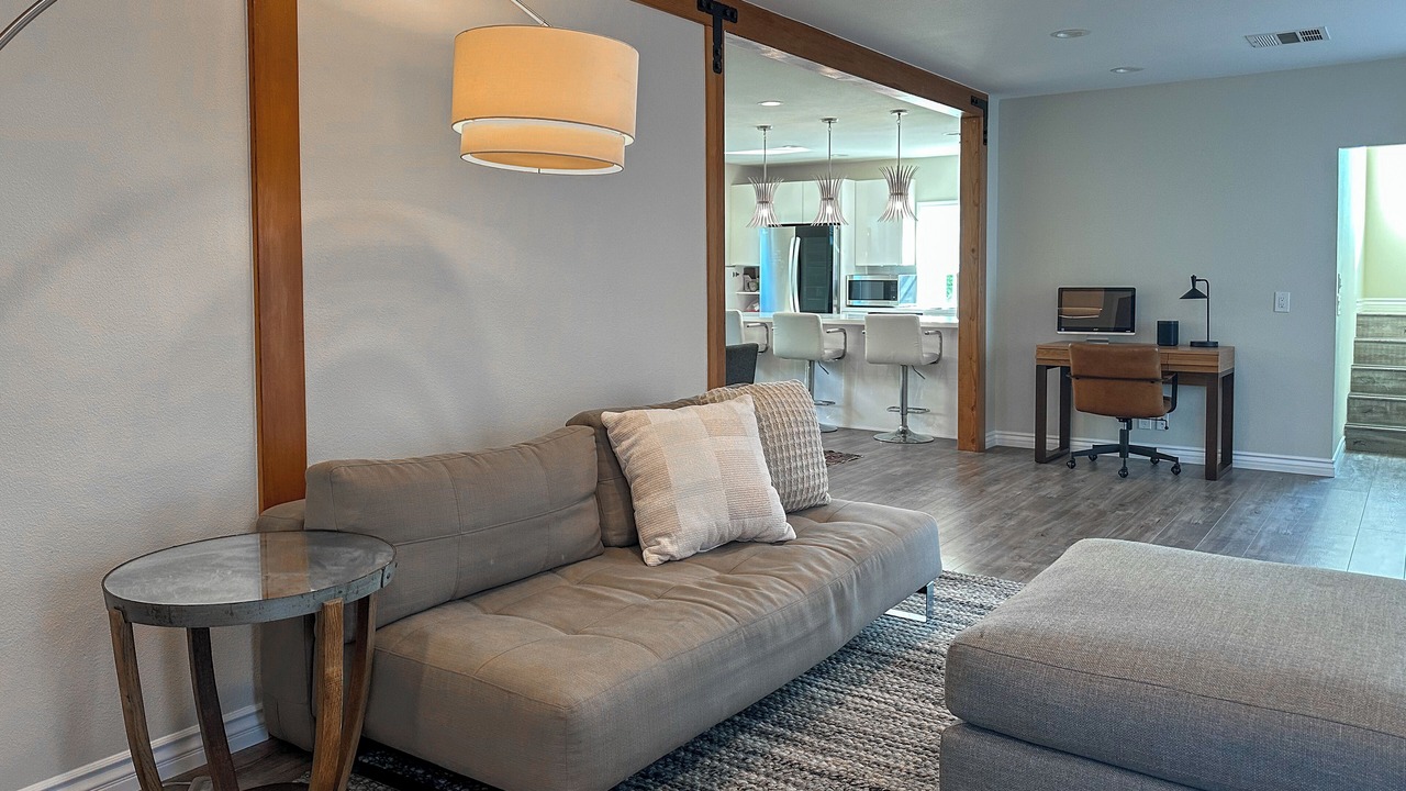 Photo of Livingroom in West Los Angeles