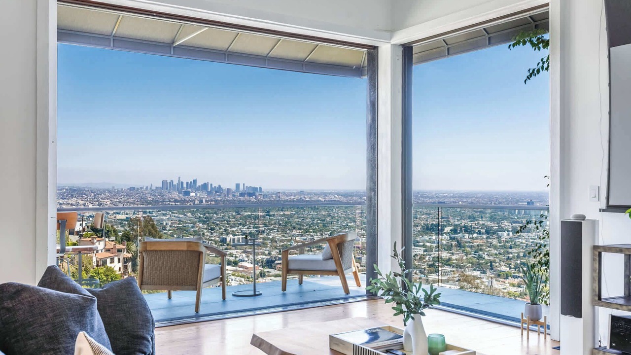 Photo of Livingroom in Hollywood Hills West