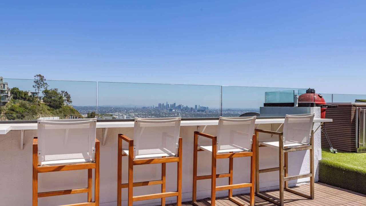 Photo of Outdoor in Hollywood Hills West