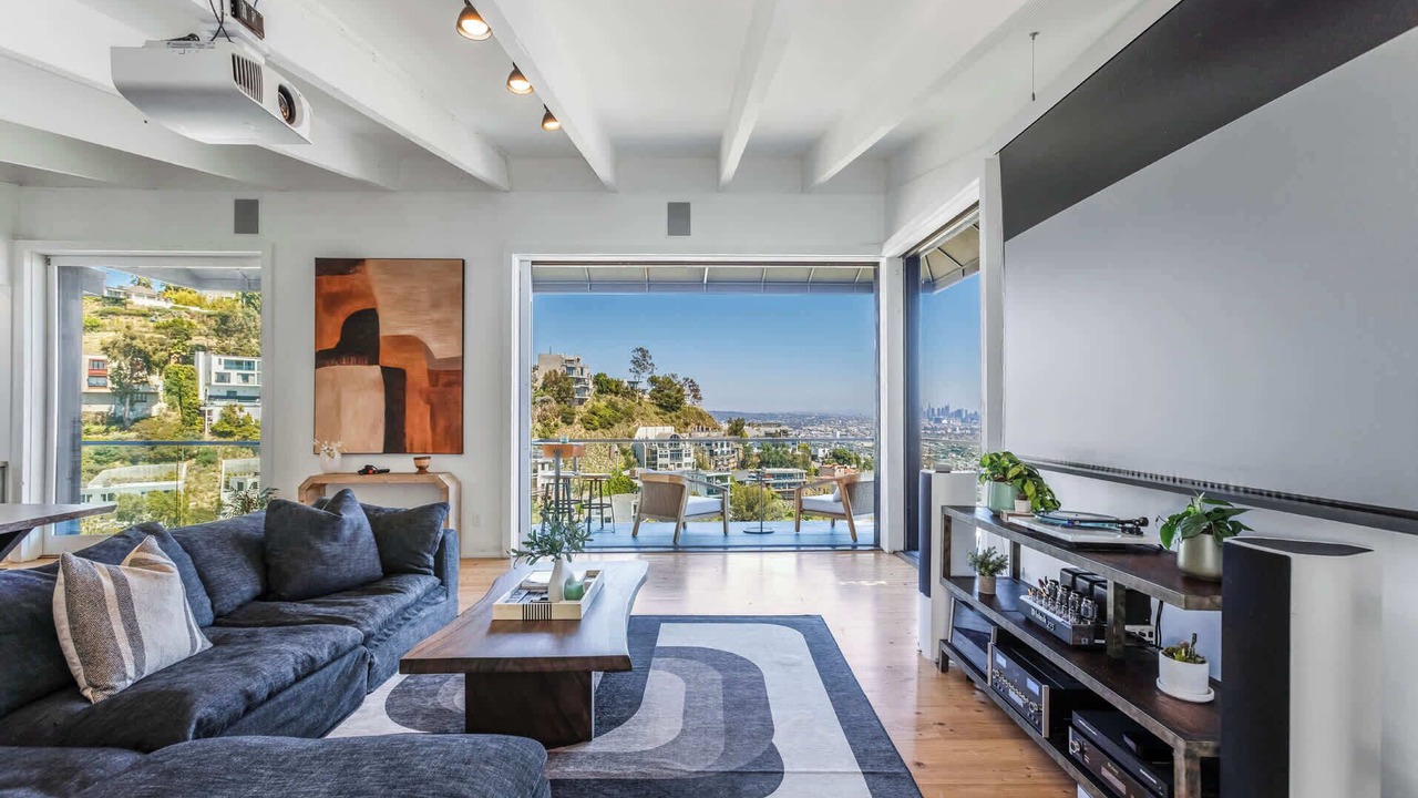 Photo of Livingroom in Hollywood Hills West