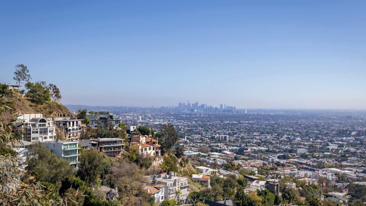 Photo of Patio Balcony in Hollywood Hills West