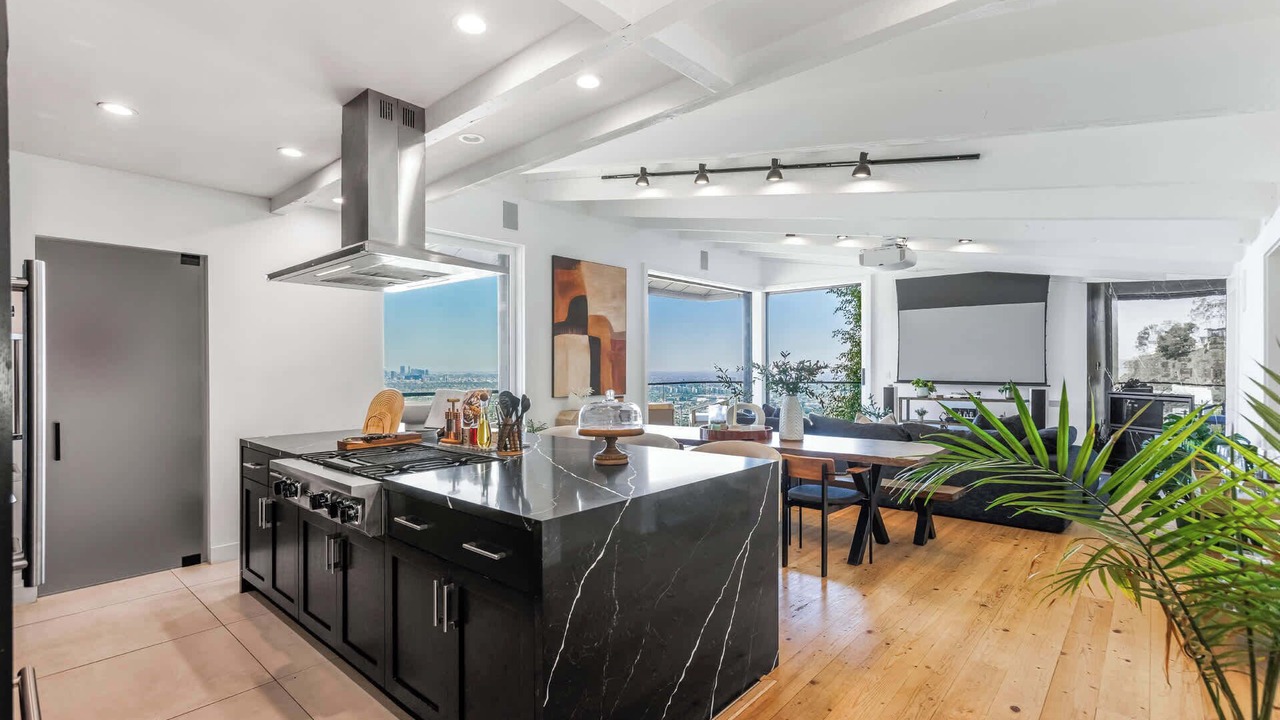 Photo of Kitchen in Hollywood Hills West