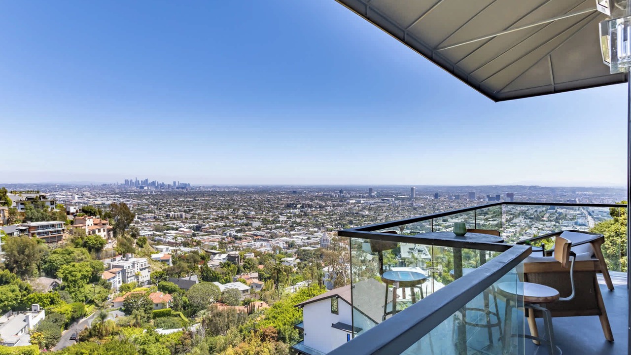 Photo of Outdoor in Hollywood Hills West