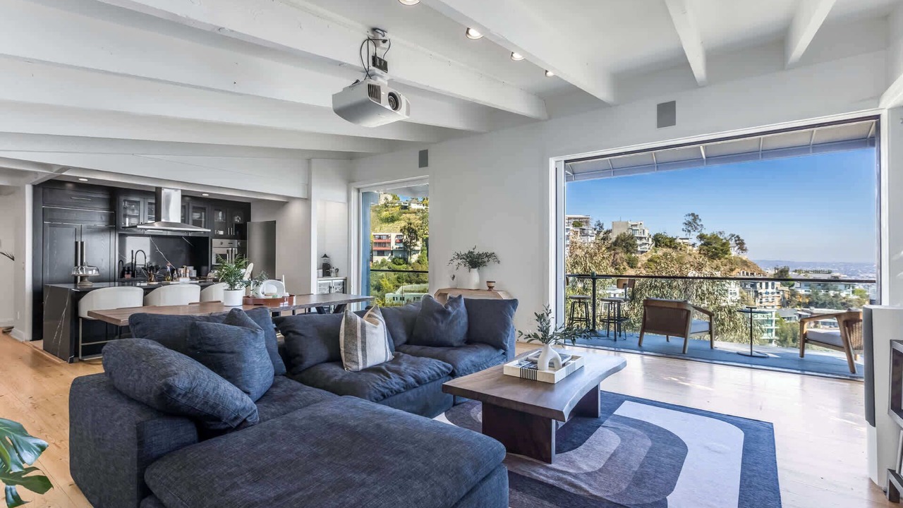 Photo of Others in Hollywood Hills West