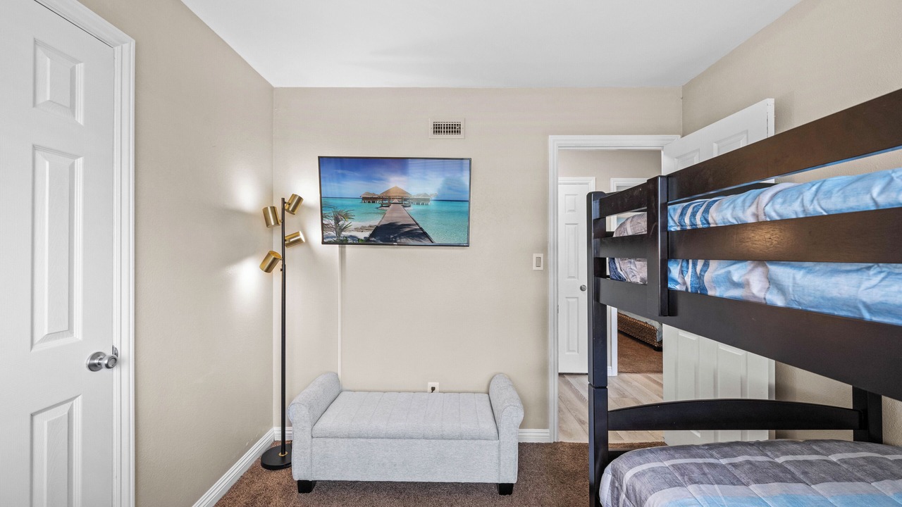 Photo of Bedroom in North Valley