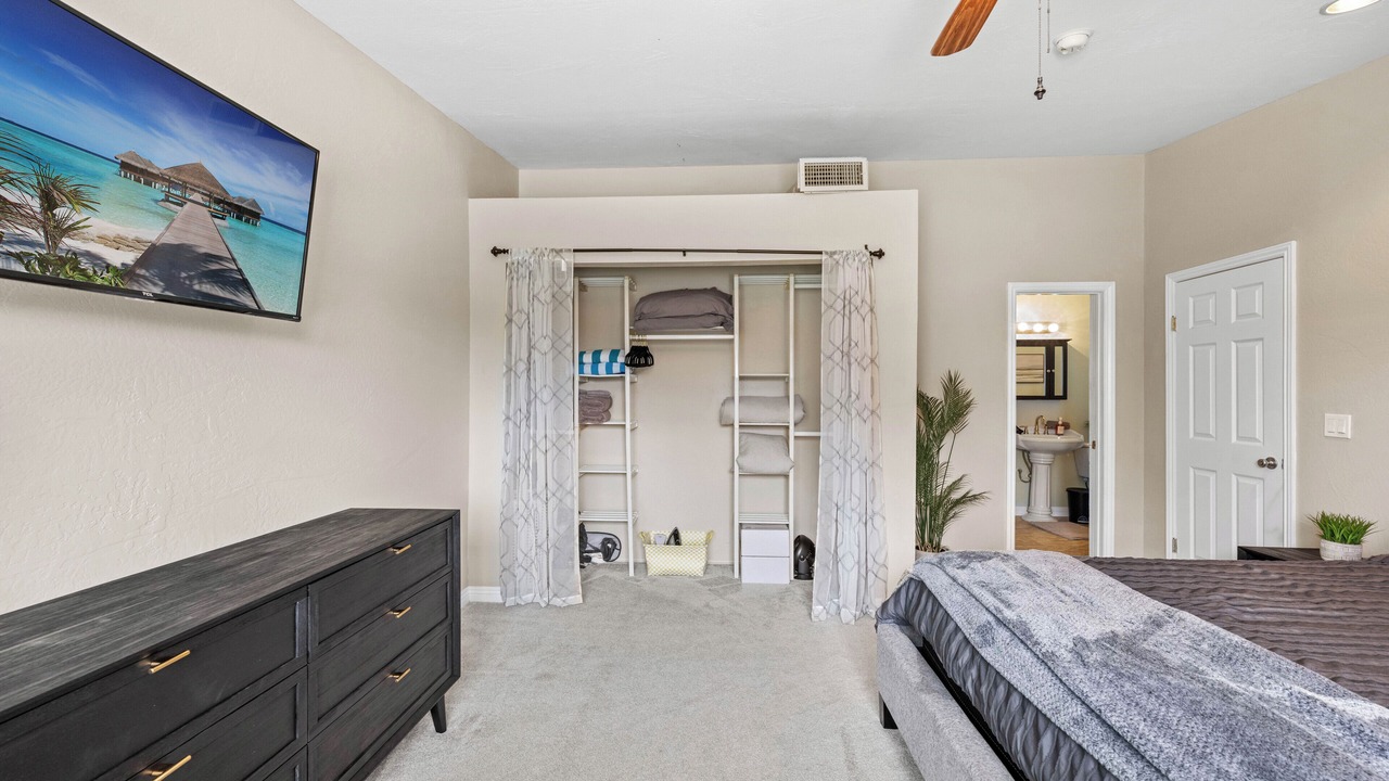 Photo of Bedroom in North Valley