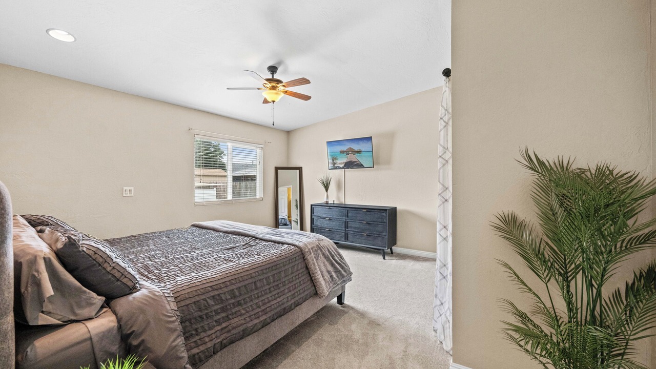 Photo of Bedroom in North Valley