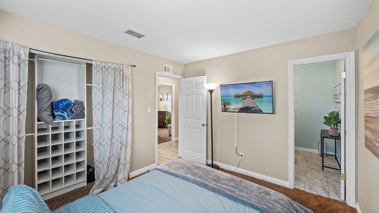 Photo of Bedroom in North Valley