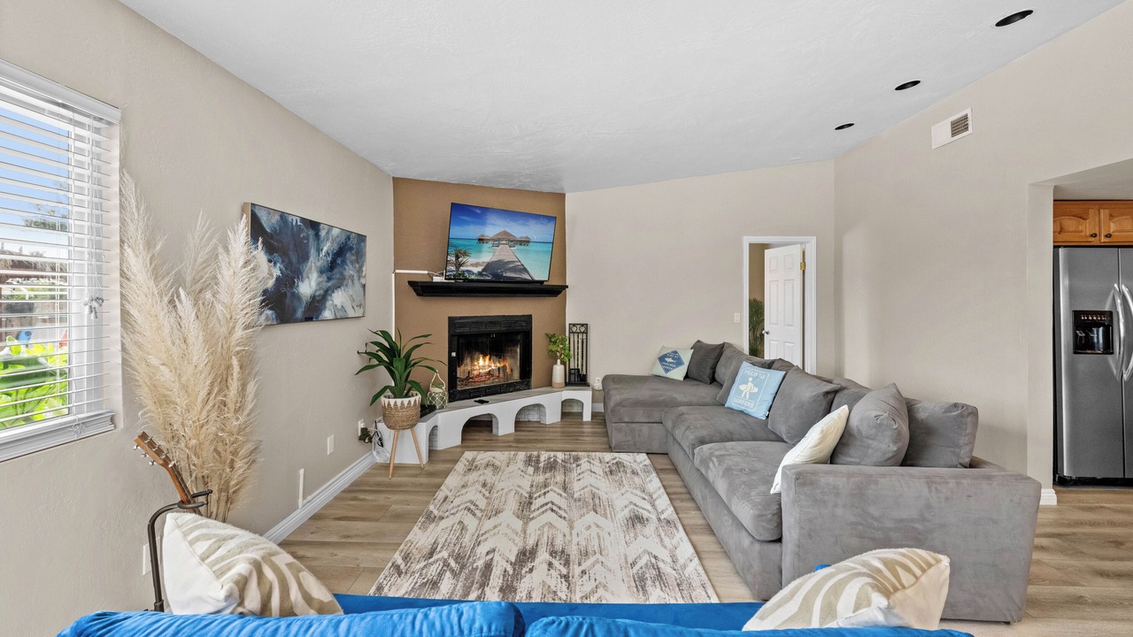 Photo of Livingroom in North Valley