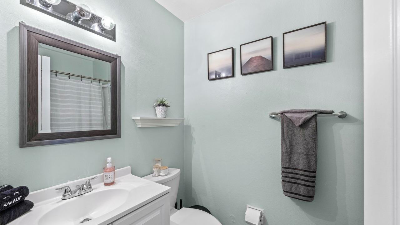 Photo of Bathroom in North Valley