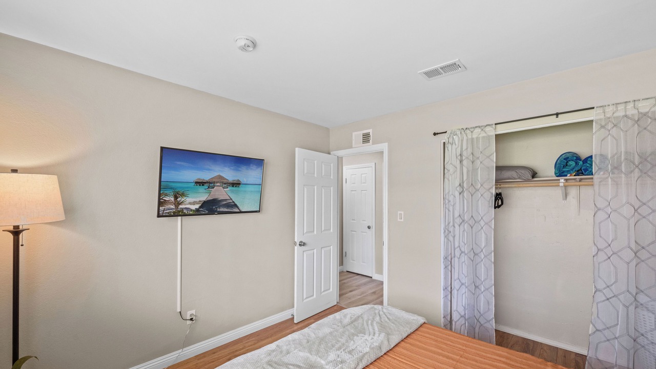 Photo of Bedroom in North Valley