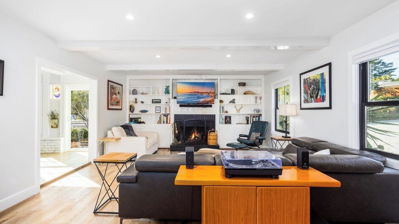 Photo of Livingroom in Fire Mountain