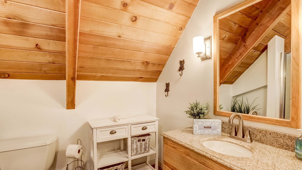Photo of Bathroom in Christmas Valley